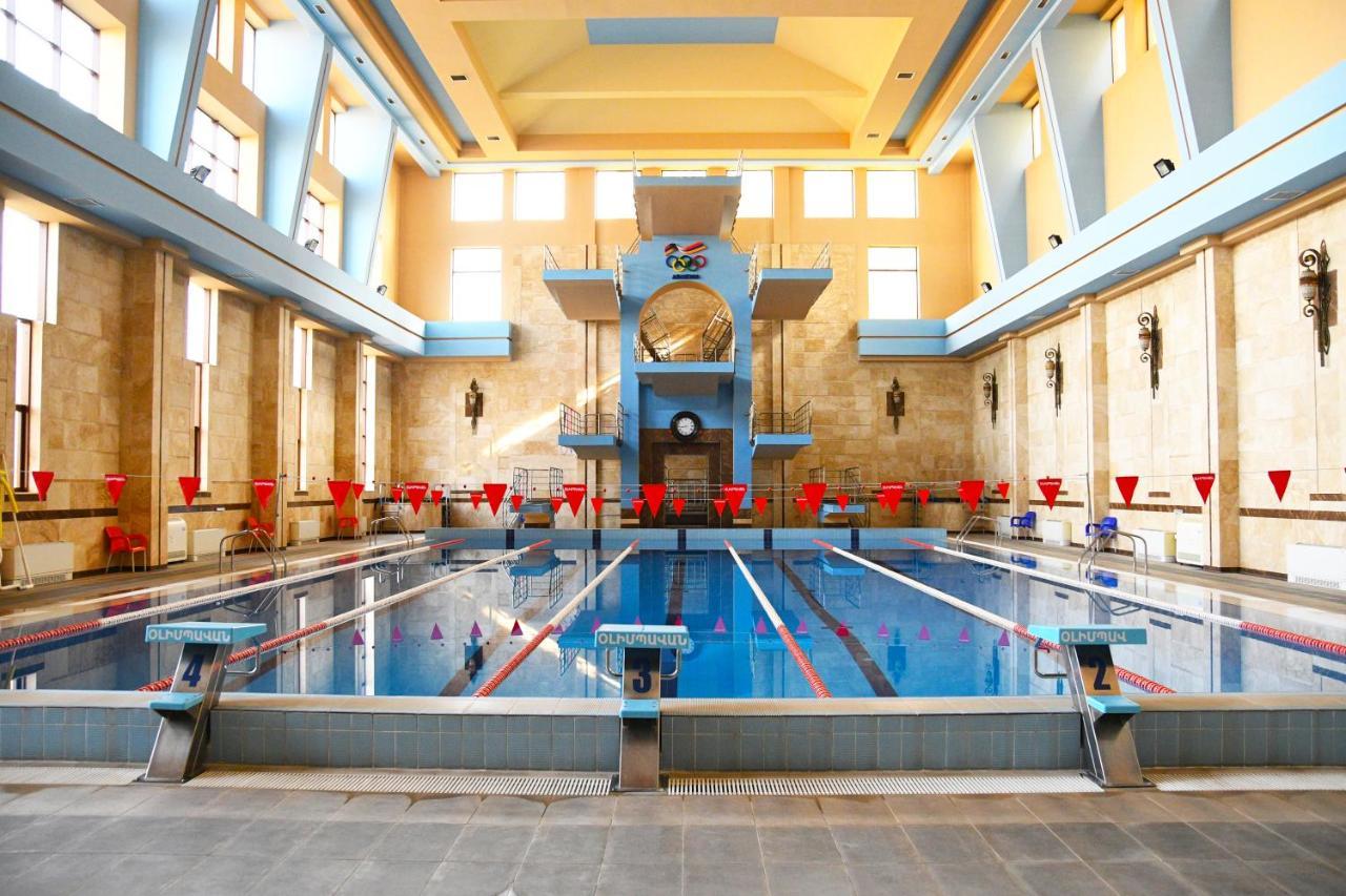 Olympavan Hotel Ереван Екстериор снимка