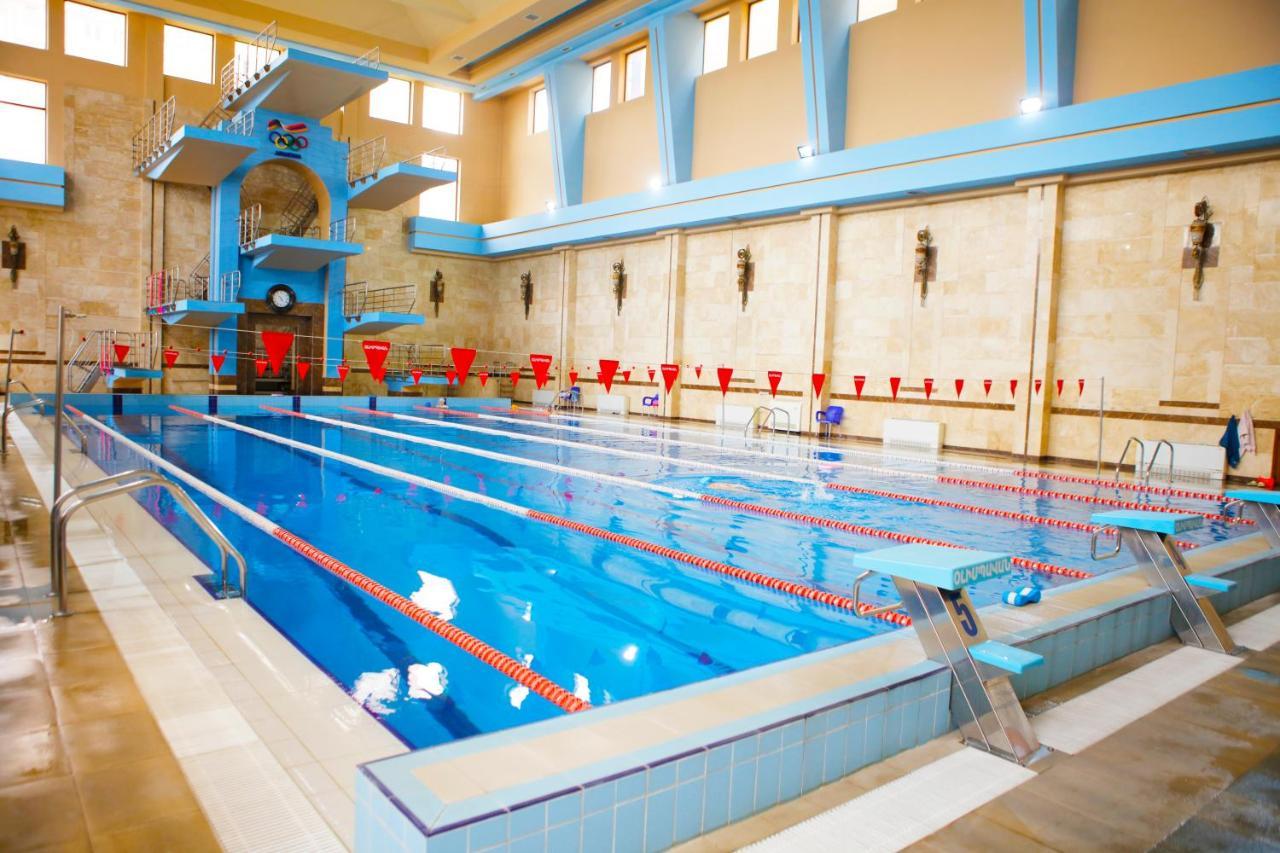 Olympavan Hotel Ереван Екстериор снимка