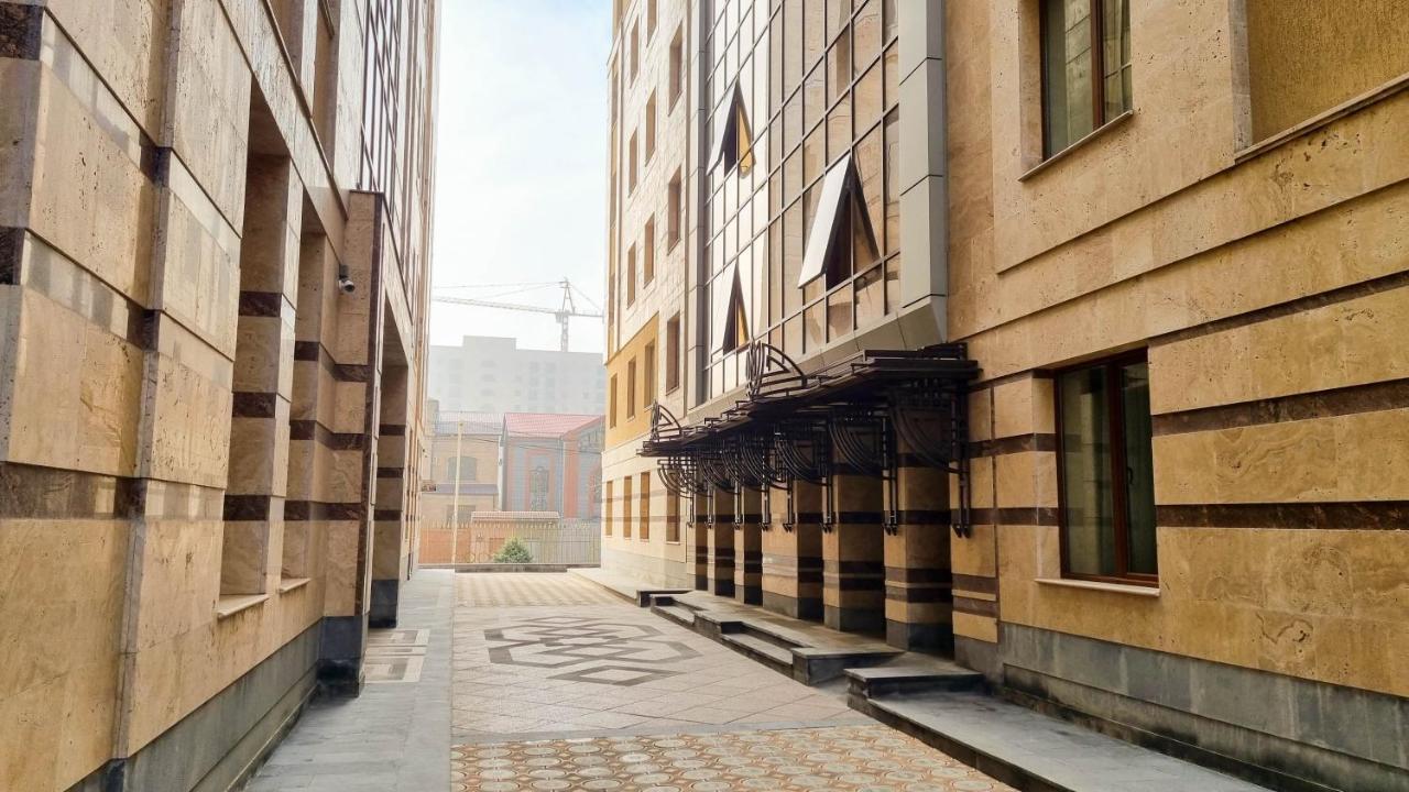 Olympavan Hotel Ереван Екстериор снимка