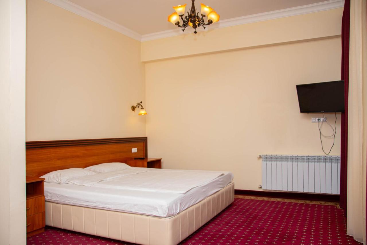 Olympavan Hotel Ереван Екстериор снимка