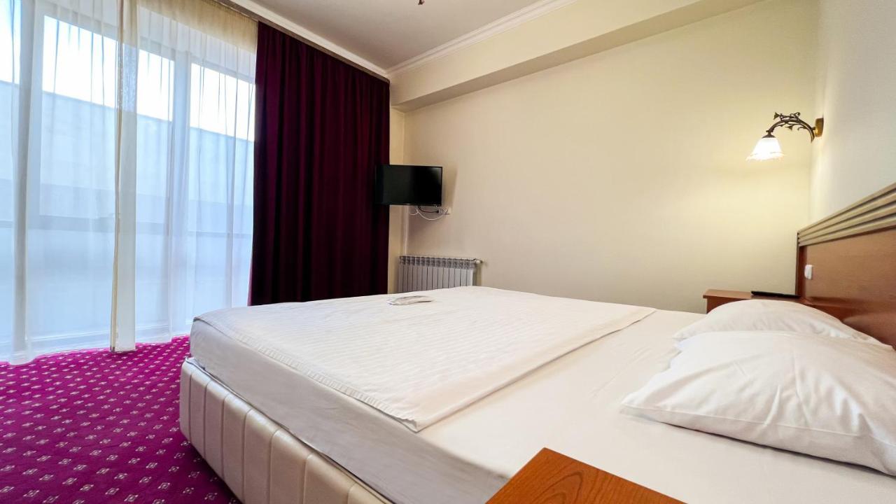 Olympavan Hotel Ереван Екстериор снимка