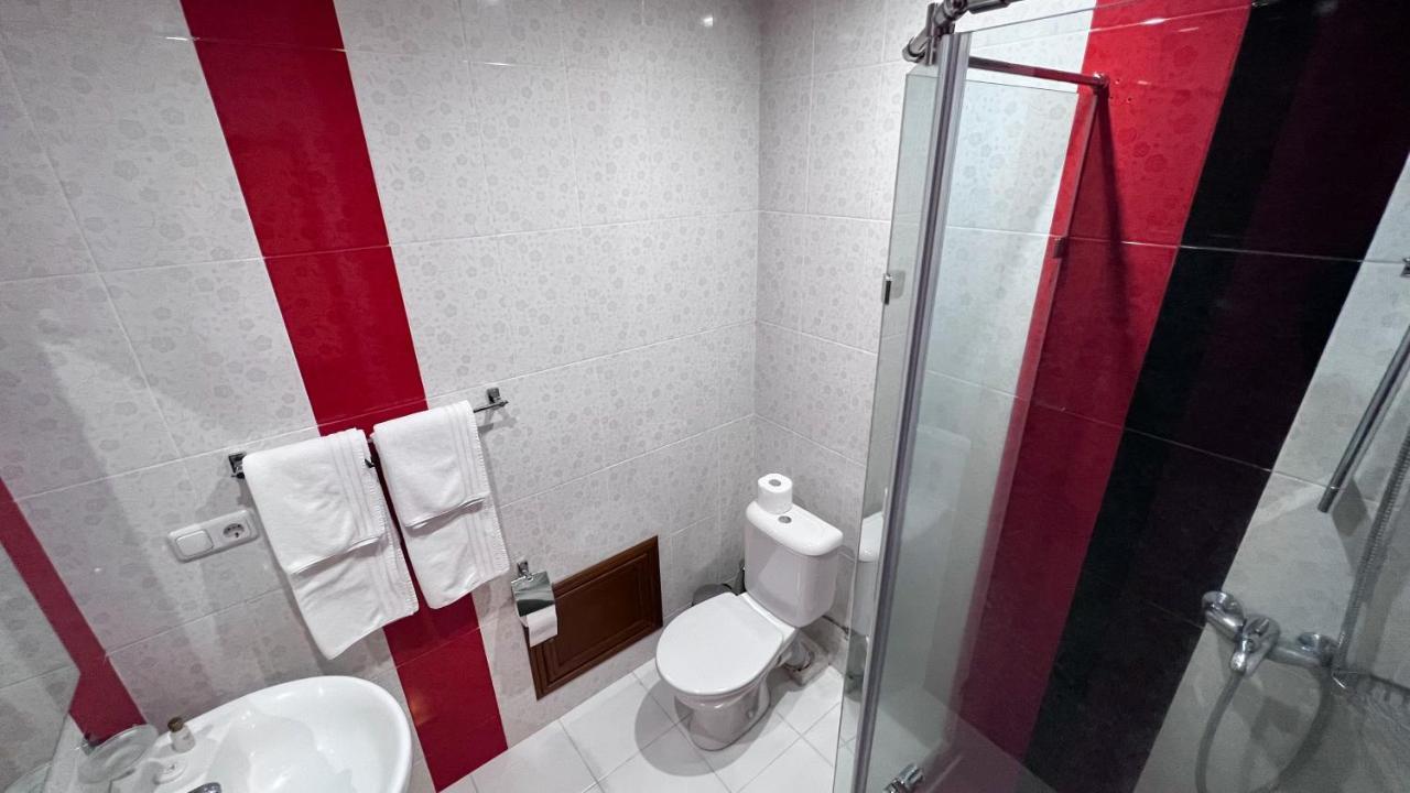 Olympavan Hotel Ереван Екстериор снимка