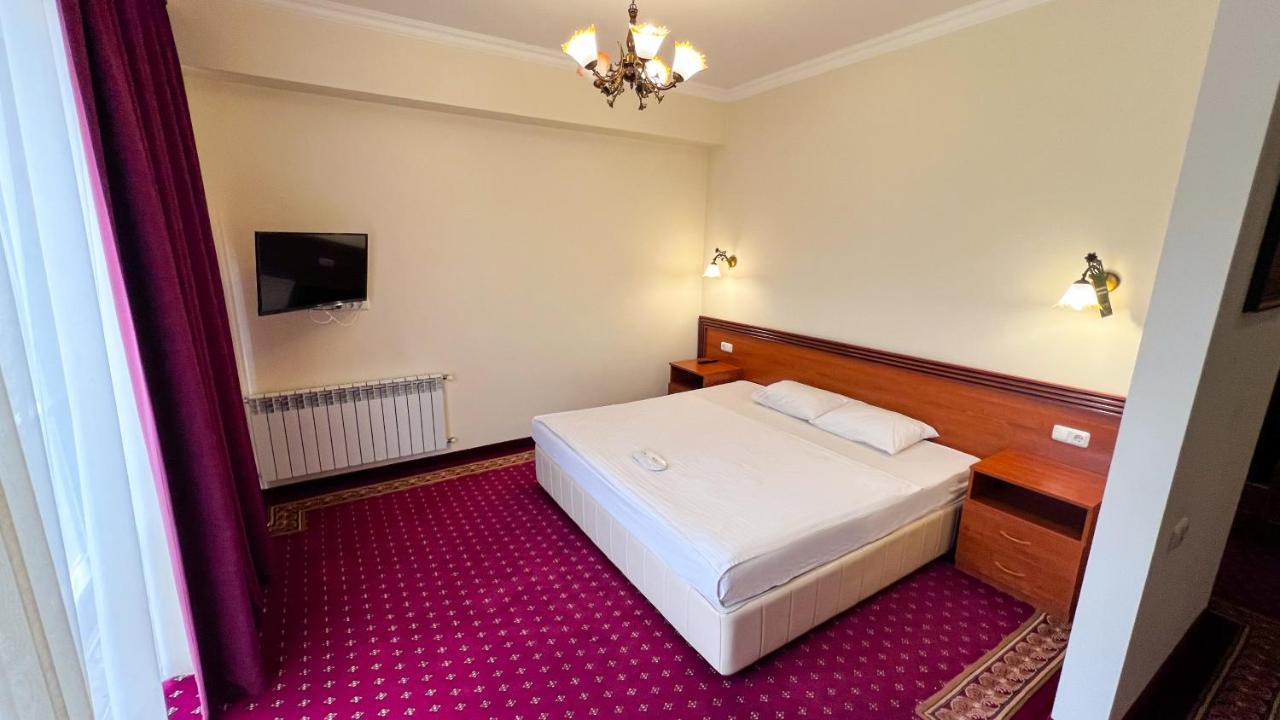 Olympavan Hotel Ереван Екстериор снимка