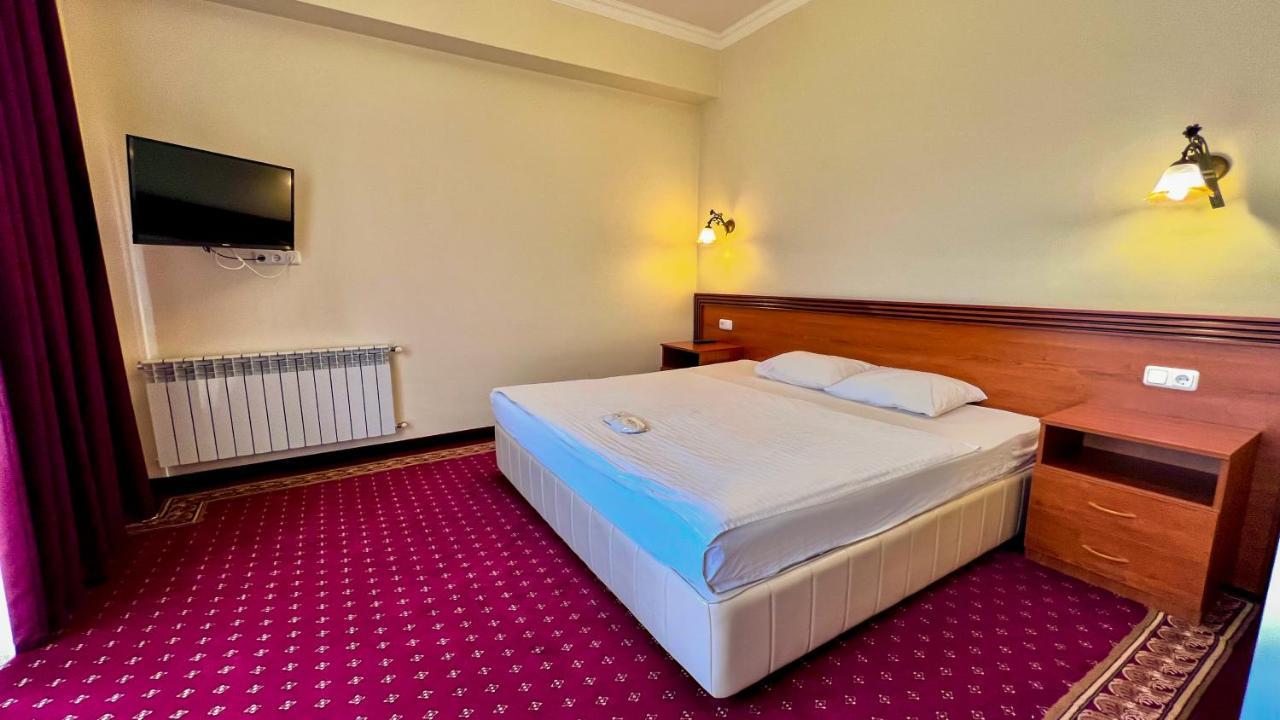 Olympavan Hotel Ереван Екстериор снимка